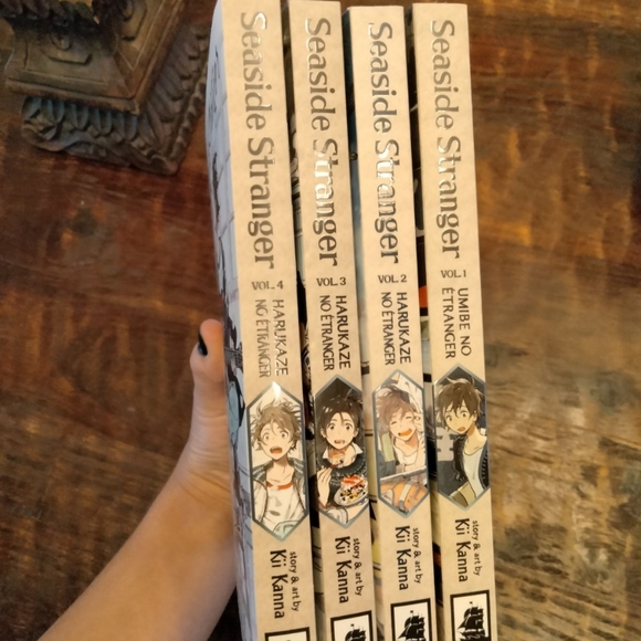 Seaside Stranger Manga Bundle 1-4 - Picture 2 of 2